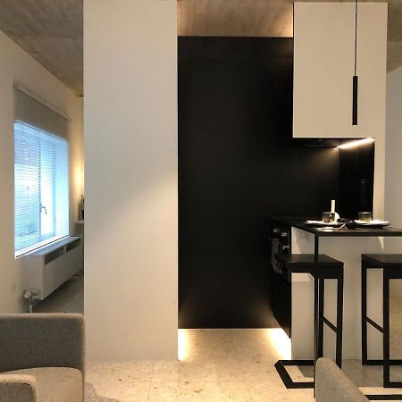 Studio Medieval City Center At River De Leie Gent Bagian luar foto