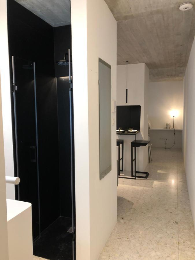 Studio Medieval City Center At River De Leie Gent Bagian luar foto